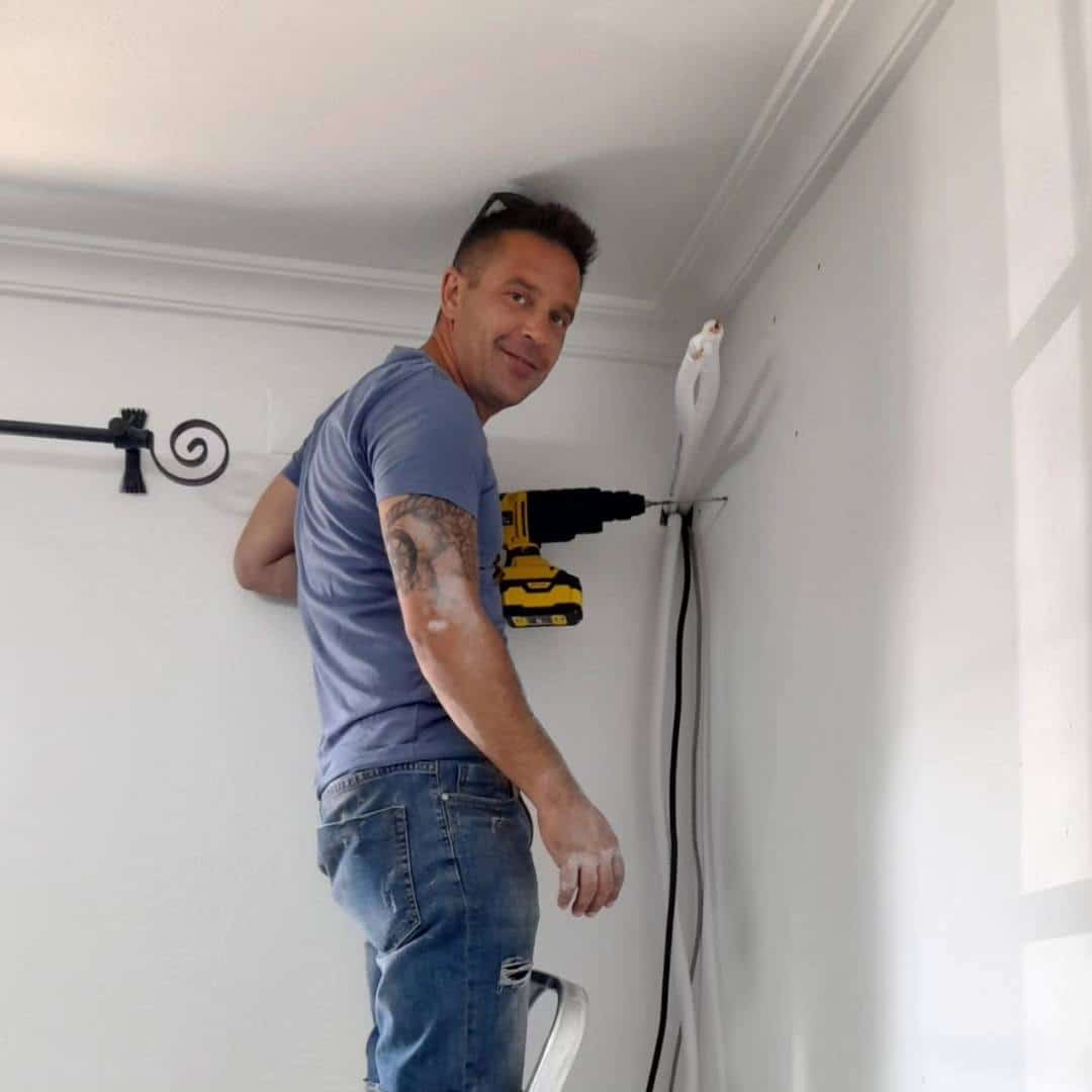 Téc. Daniel LandiAR Climatizações